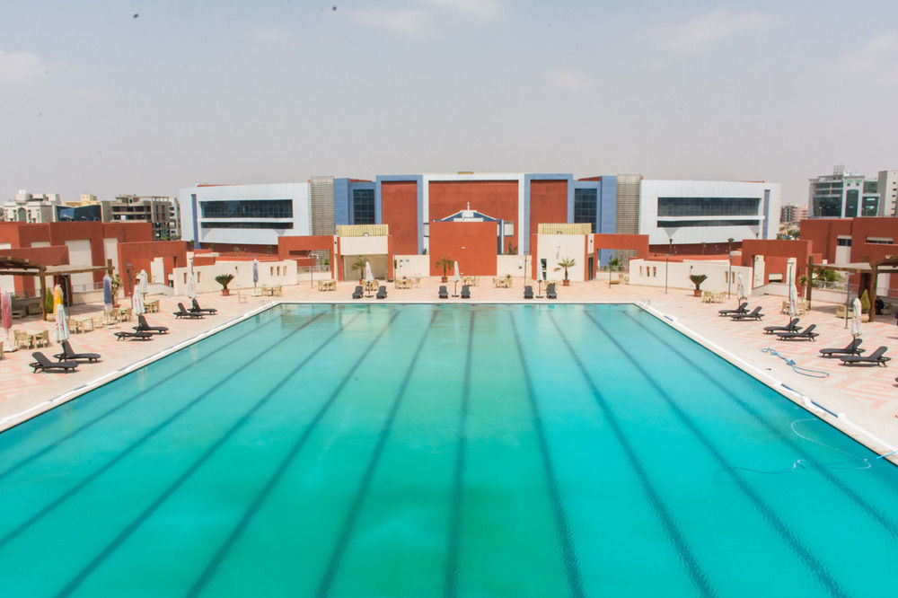 Tolip El Narges Otel Kahire Dış mekan fotoğraf Swimming pool at the club